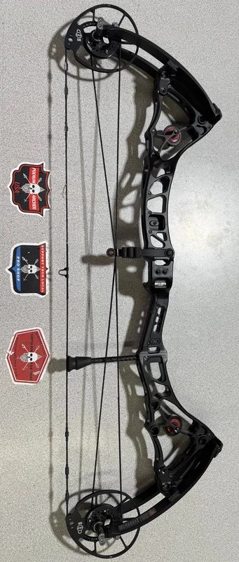 BOWTECH CORE SR - RH/BLACK/70 - BTCSRRHB70- 1669 - USED BOW