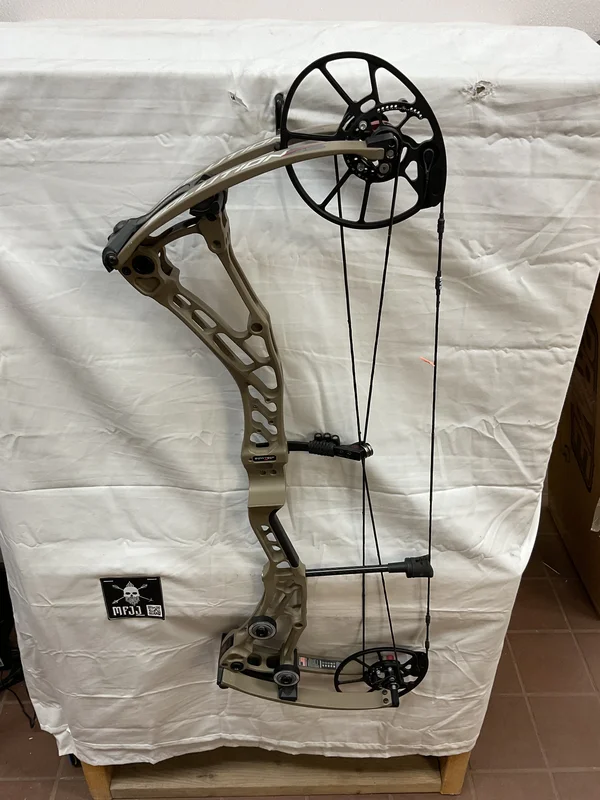 BOWTECH SOLUTION SS - RH/FDE/70 - #BSSSRHFDE70- 3 - USED BOW!!!