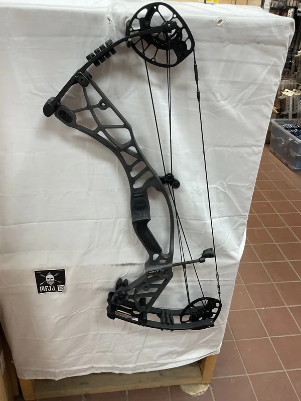 HOYT Axius Alpha - RH/Grey-Black/70- HCRHGB70 - 1 - USED!!!
