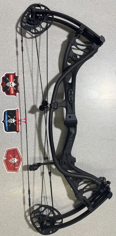 HOYT RX-3 - RH/BLACK/65 -2274- USED BOW