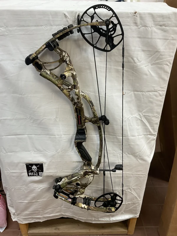 HOYT RX-3 - RH/SUBALPINE/65# - #HRX3RHS65 - 2 - USED BOW!!!