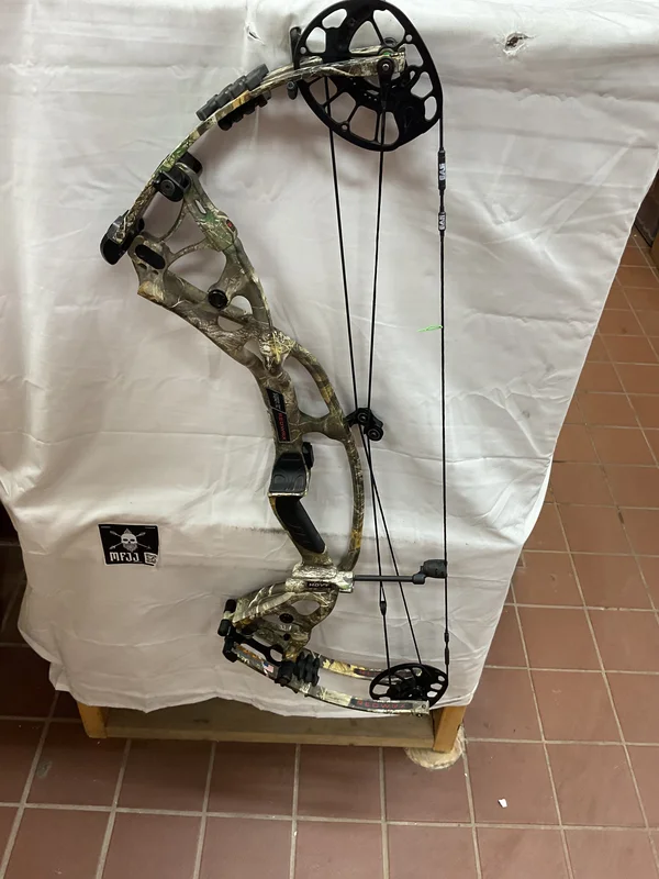 HOYT RX-4 Ultra - RH/Realtree/60# - #HRX4RHRT60 - 4 - USED BOW!!