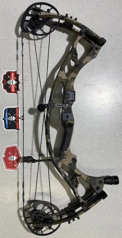 HOYT RX-7 - RH/VERDE/70 -2747- USED BOW