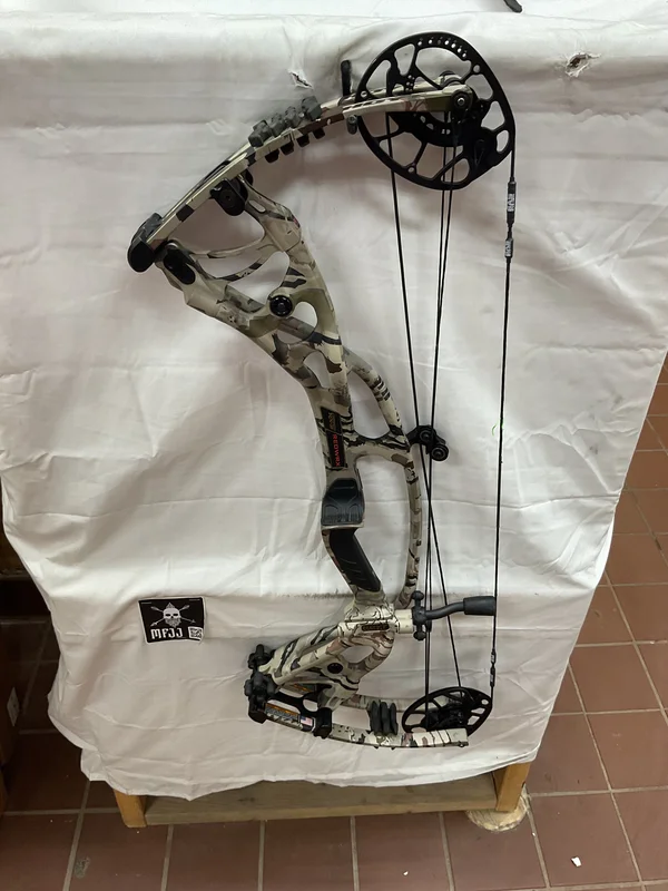 HOYT RX3 - RH/UA/80 - HRX3RHU80 - 15 - USED BOW!!!