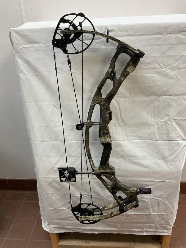HOYT RX9 - RH/REALTREE APX/70 - #HRX9RTAPX70-3 - USED BOW!!!
