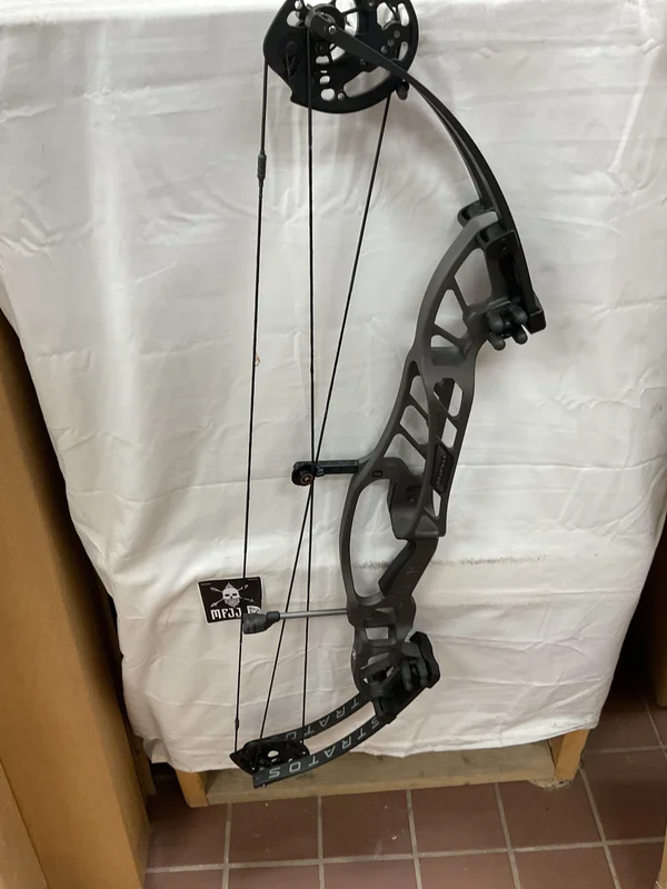 HOYT Stratos 36 - LH/Grey/60 - HS36LHW70 - 1 - USED BOW!!