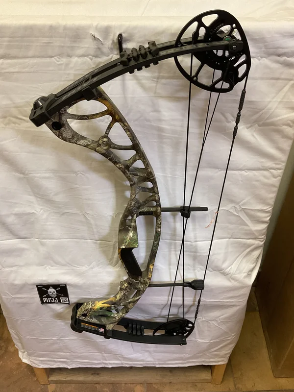 HOYT TORREX - RH/REALTREE EDGE - BLACK/70 - #HTRHRTE70 - 6 - USED BOW!!!
