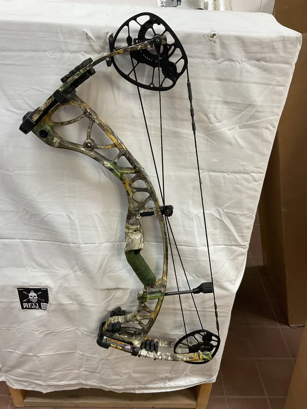 HOYT TORREX XT - RH/REALTREE/70 - #HTXTRHRT70 - 12- USED BOW!!!