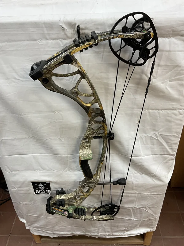 HOYT TORREX XT - RH/REALTREE/70 - #HTXTRHRT70 - 13- USED BOW!!!