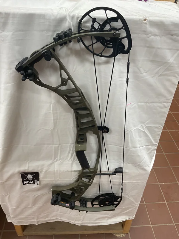 HOYT VENTUM PRO 30 - RH/WILDERNESS/70 - 11 - USED BOW!!!!