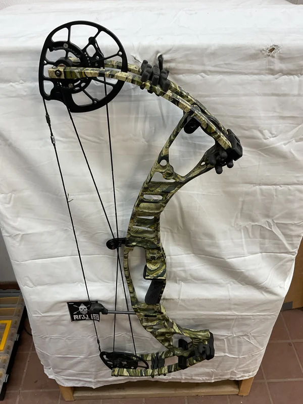 HOYT VTM 34 - LH/ORGIN/80 - #HVTM34LHO80- 5 - USED BOW!!!