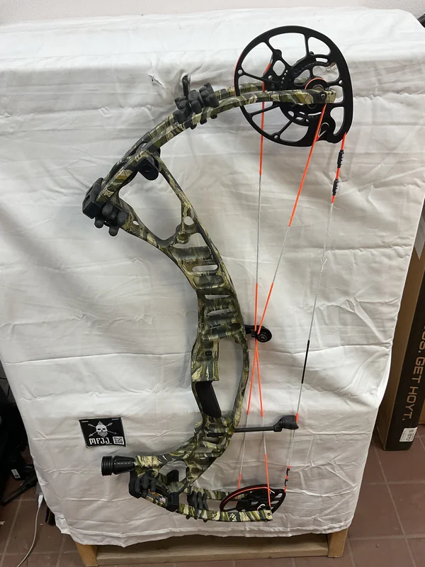 HOYT VTM 34 - RH/ORGIN/70 - #HVTM34O70- 4 - USED BOW!!!