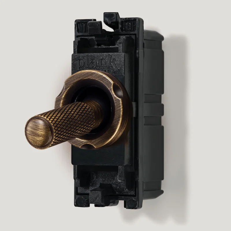 KEPLER Knurled Intermediate Toggle Switch - Antique Brass