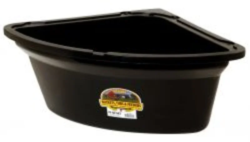 Little Giant 26 Quart Corner Feeder Red