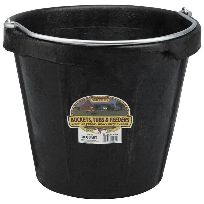 LITTLE GIANT RUBBER BUCKET WITH POURING LIP BLACK