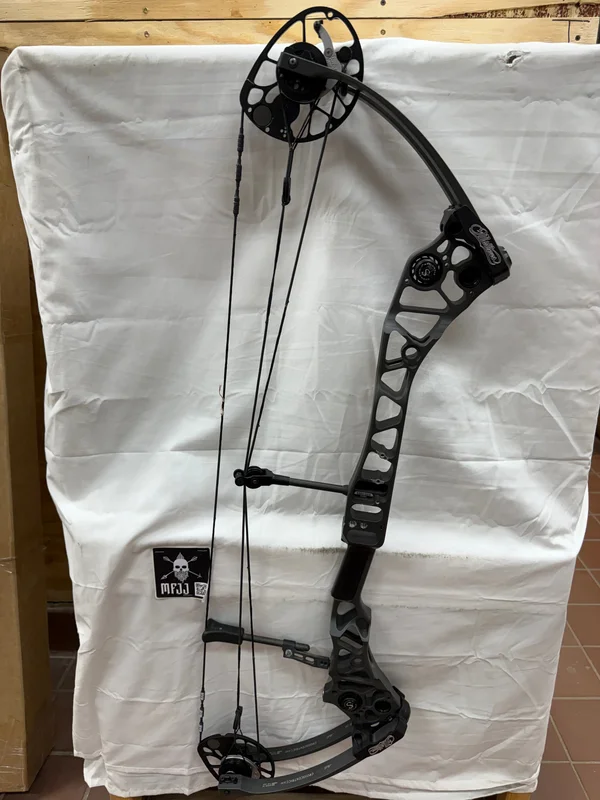 MATHEWS HALON X Comp - RH/Stone/60# - #MH6RHG60 - 1- USED BOW!!!