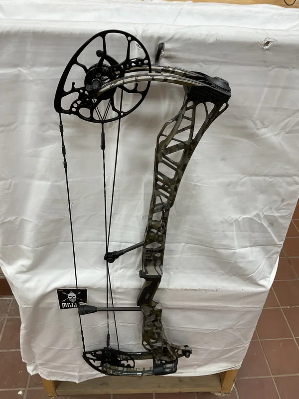 MATHEWS LIFT 33 - LH/BOTTOMLAND/55-80# - #ML33LHB5580 - 56 - USED BOW!!!