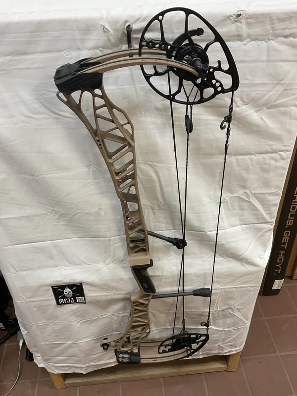 MATHEWS LIFT 33 - RH/EARTH/55-80# - #ML33RHE5580- 43 - USED BOW!!