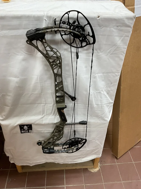 MATHEWS LIFT RS (HEAVY LIMB) - RH/AMBUSH/41-80# - MLRSRHA80 - 16 -USED BOW!!!