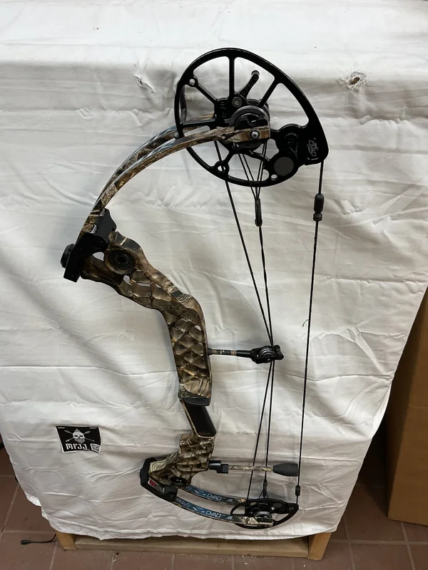 MATHEWS MONSTER CHILL R- RH/Realtree/70# - MMCRHRT2870 - 4 - USED BOW!!!