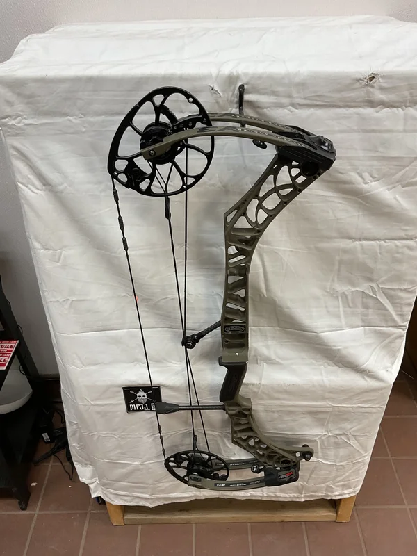 MATHEWS V3 31 - LH/AMBUSH/60-75# - #MV331LHA75- 12 - USED BOW!!!