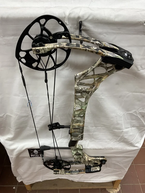 MATHEWS VXR 28 - RH/REALTREE/75 - MVXR28RHRT75 - 13 - USED BOW!!!