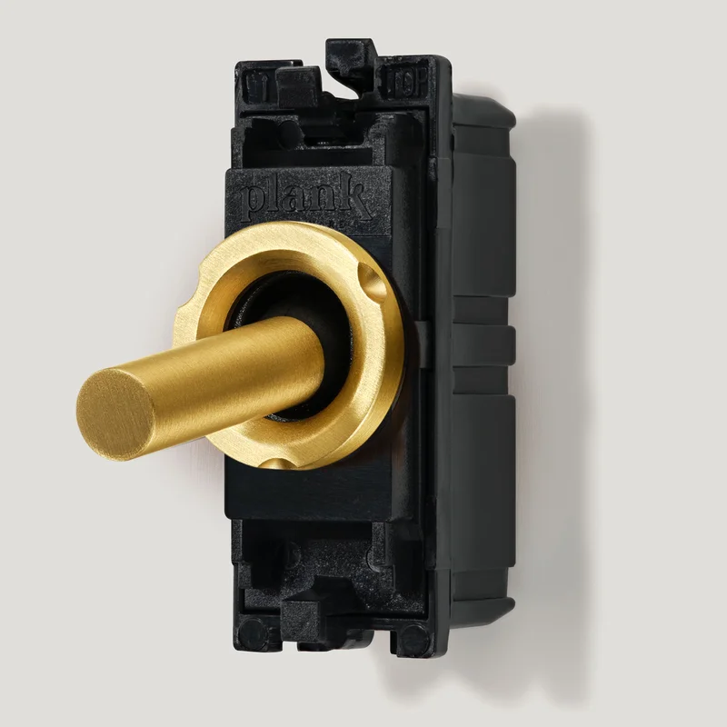 MAXWELL Smooth Two Way Toggle Switch - Brass