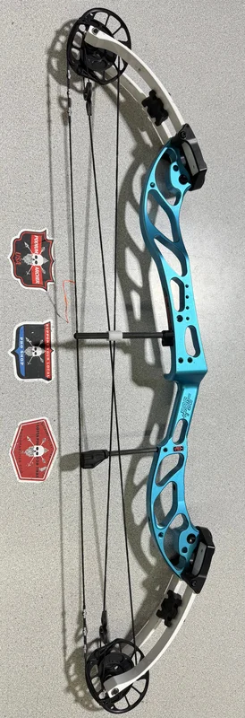 PSE SUPRA RTX 37 - RH/TEAL-WHITE/65 - PSESRTX37RHTW60 - 6662 - USED BOW
