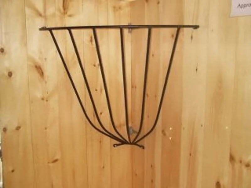 SCENIC ROAD CORNER HAY RACK BLACK