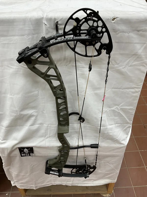 TRUTH 31 MG - RH/GREEN/70# - #T31MGRHG70- 3 - USED BOW!!!!